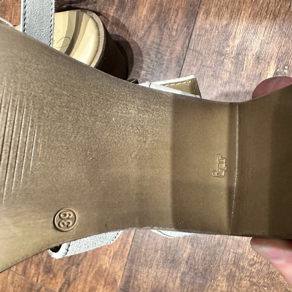 NWOT Angela Azzi Heels Suede Leather Made in Italy Sandals US 8 / EU 39 Beige - Picture 8 of 9